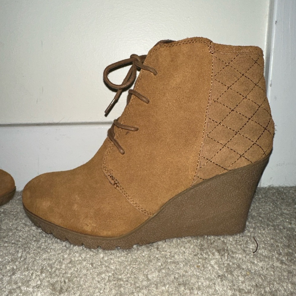 Mia Suade Wedges